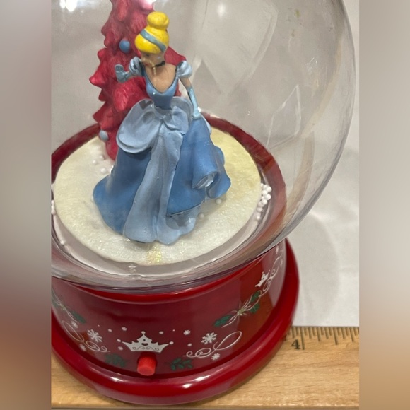Disney Princess Cinderella Snow Globe, Holiday Songs, Snow Swirls, Gemmy - Picture 5 of 8